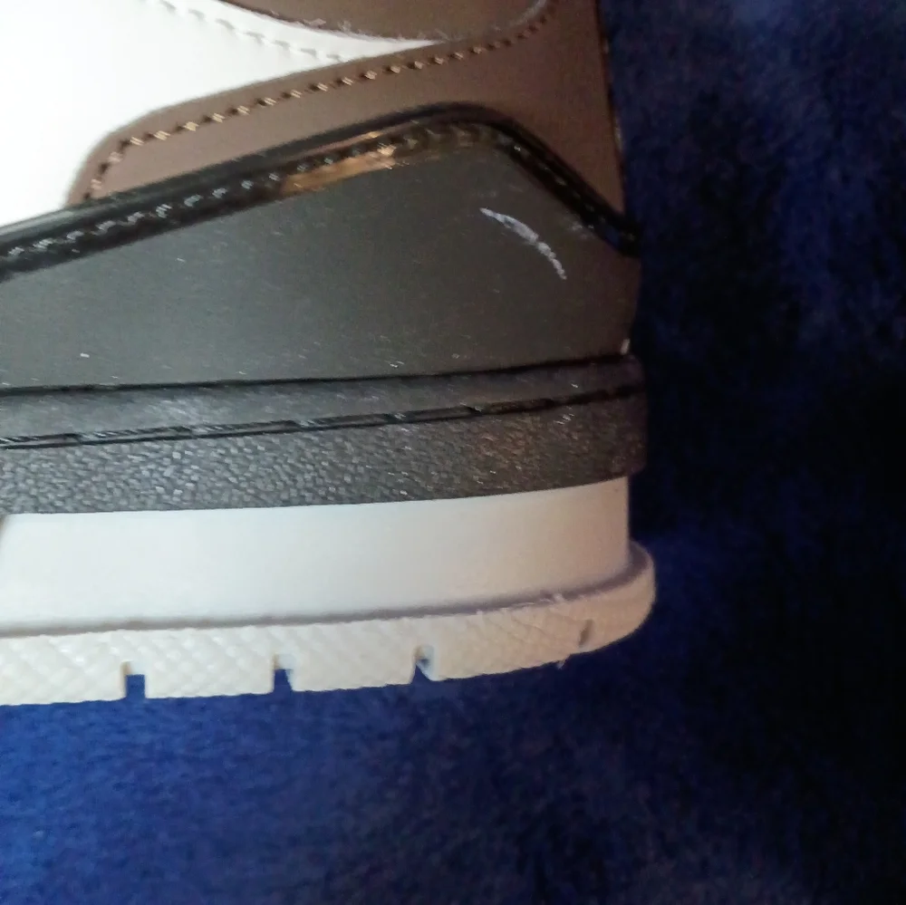 LV Skate Trainers - Picture 7 of 15